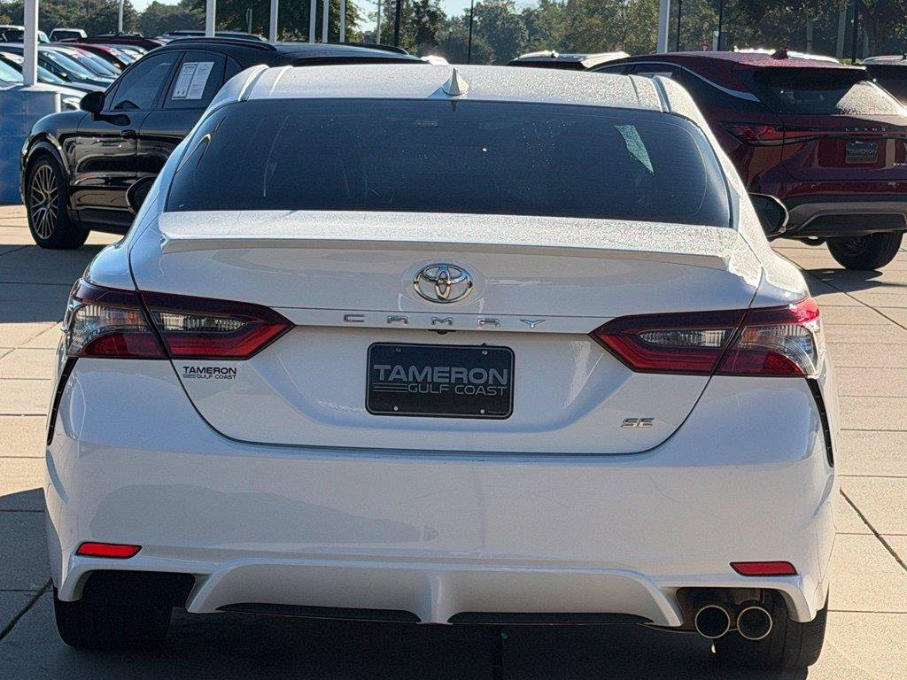 Used 2024 Toyota Camry SE FWD image 3