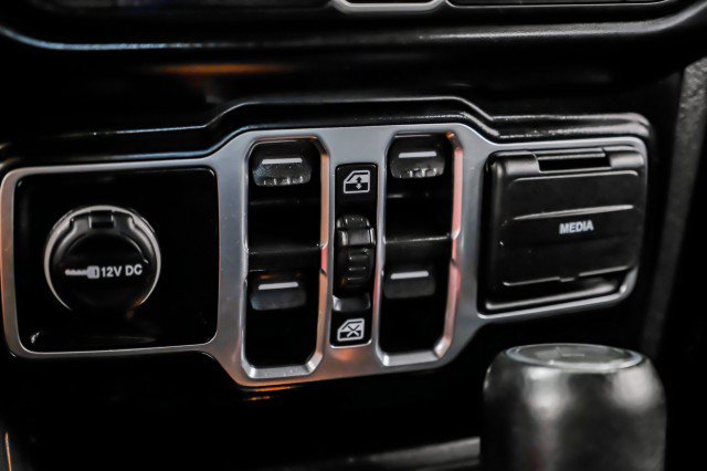 Used 2023 Jeep Wrangler Unlimited Sahara w/ Cold Weather Group AWD/4WD image 28