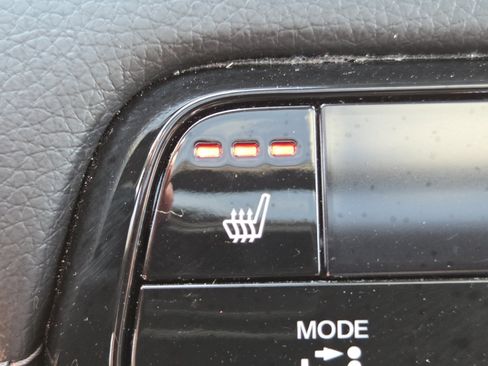 Certified 2024 Honda Pilot Touring image 6