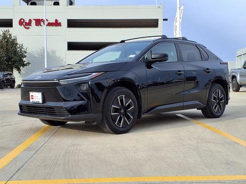 Certified 2026 Toyota bZ XLE image 1