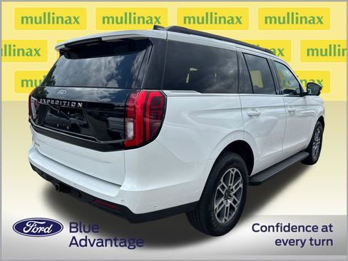 Used 2025 Ford Expedition Active image 2