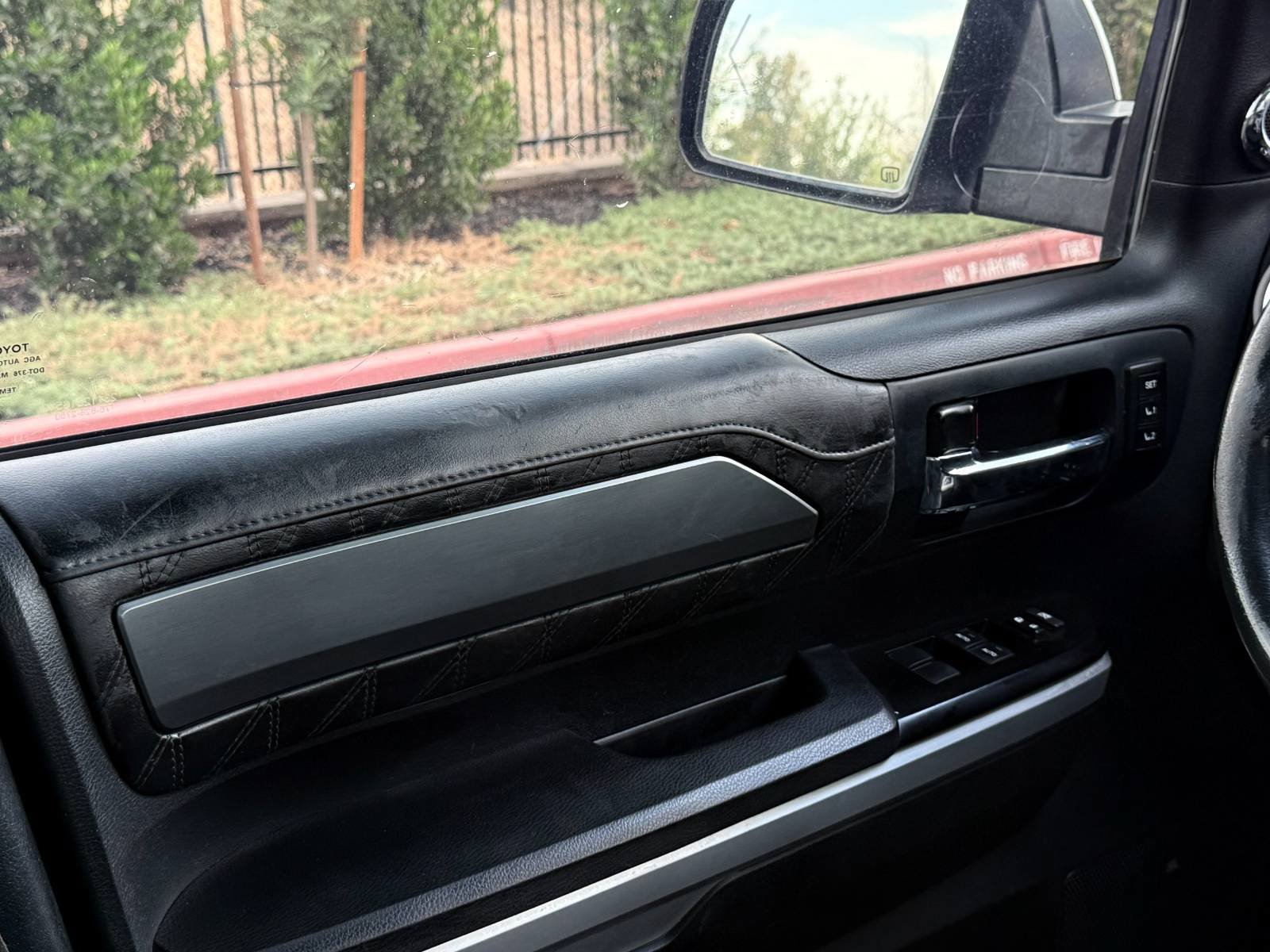 Used 2015 Toyota Tundra Platinum AWD/4WD image 18