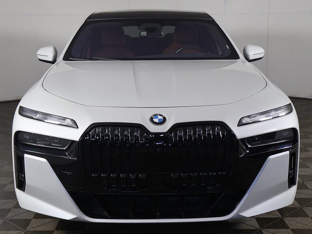 Used 2023 BMW 760i xDrive AWD/4WD image 16