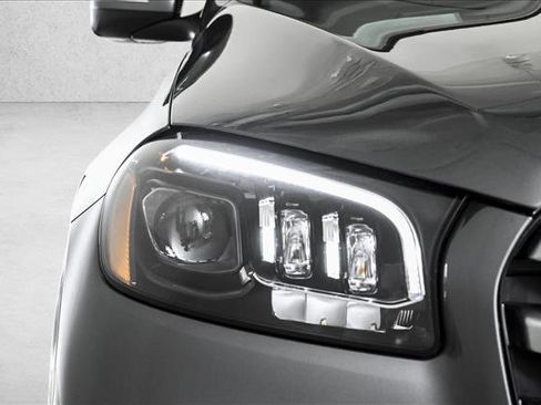 Certified 2025 Mercedes-Benz GLS 450 4MATIC image 4