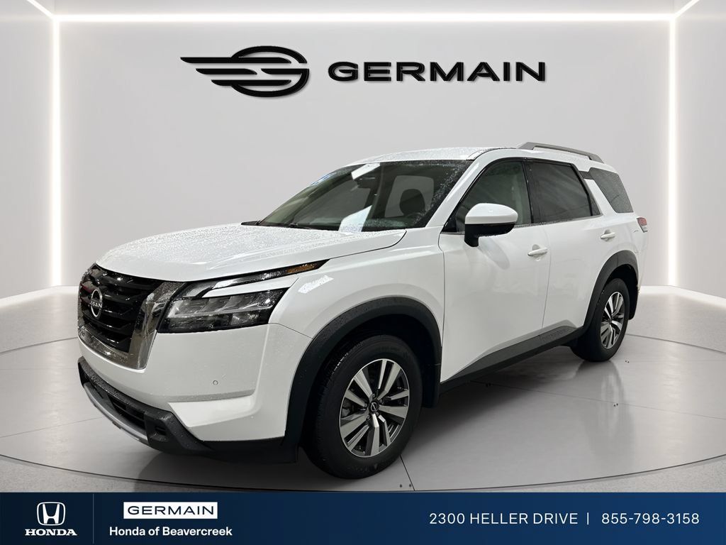 Used 2025 Nissan Pathfinder SL FWD image 4