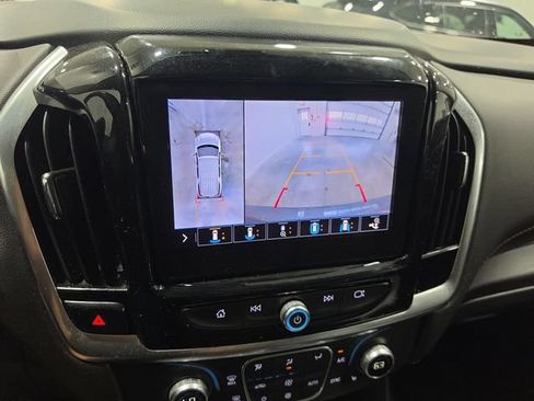 Used 2020 Chevrolet Traverse LT w/ LT Premium Package AWD/4WD image 9