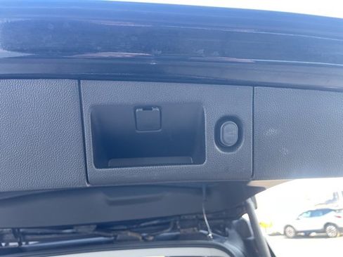 Used 2018 GMC Yukon Denali w/ Denali Ultimate Package image 16