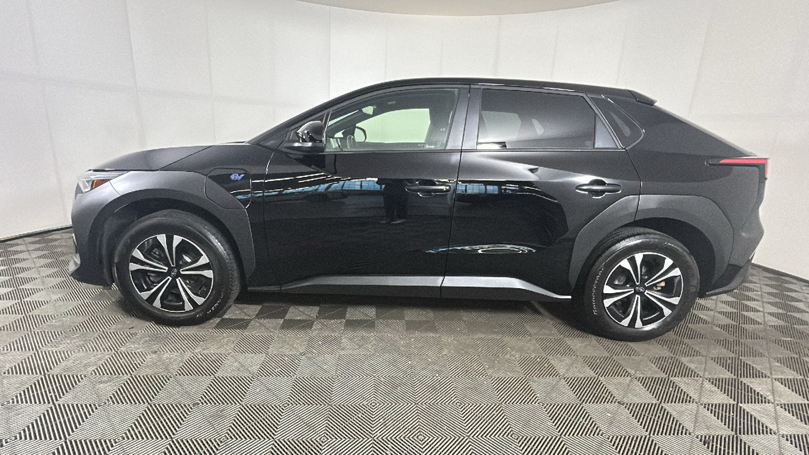 Used 2023 Subaru Solterra AWD image 6