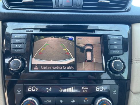 Used 2018 Nissan Rogue SL w/ Premium Package FWD image 6