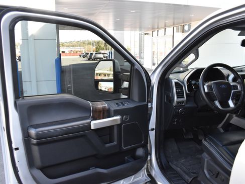 Used 2019 Ford F150 Lariat w/ Equipment Group 502A Luxury image 12