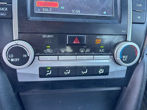 Used 2012 Toyota Camry SE FWD image 22