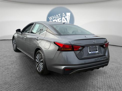 Used 2024 Nissan Altima 2.5 SV image 6