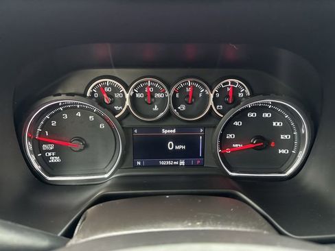 Used 2021 Chevrolet Suburban LT w/ LT Signature Package AWD/4WD image 11