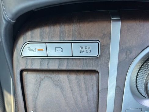 Used 2023 Genesis G80 image 27