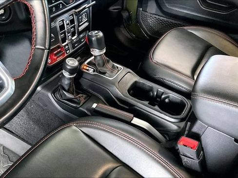 Used 2021 Jeep Wrangler Unlimited Rubicon AWD/4WD image 15