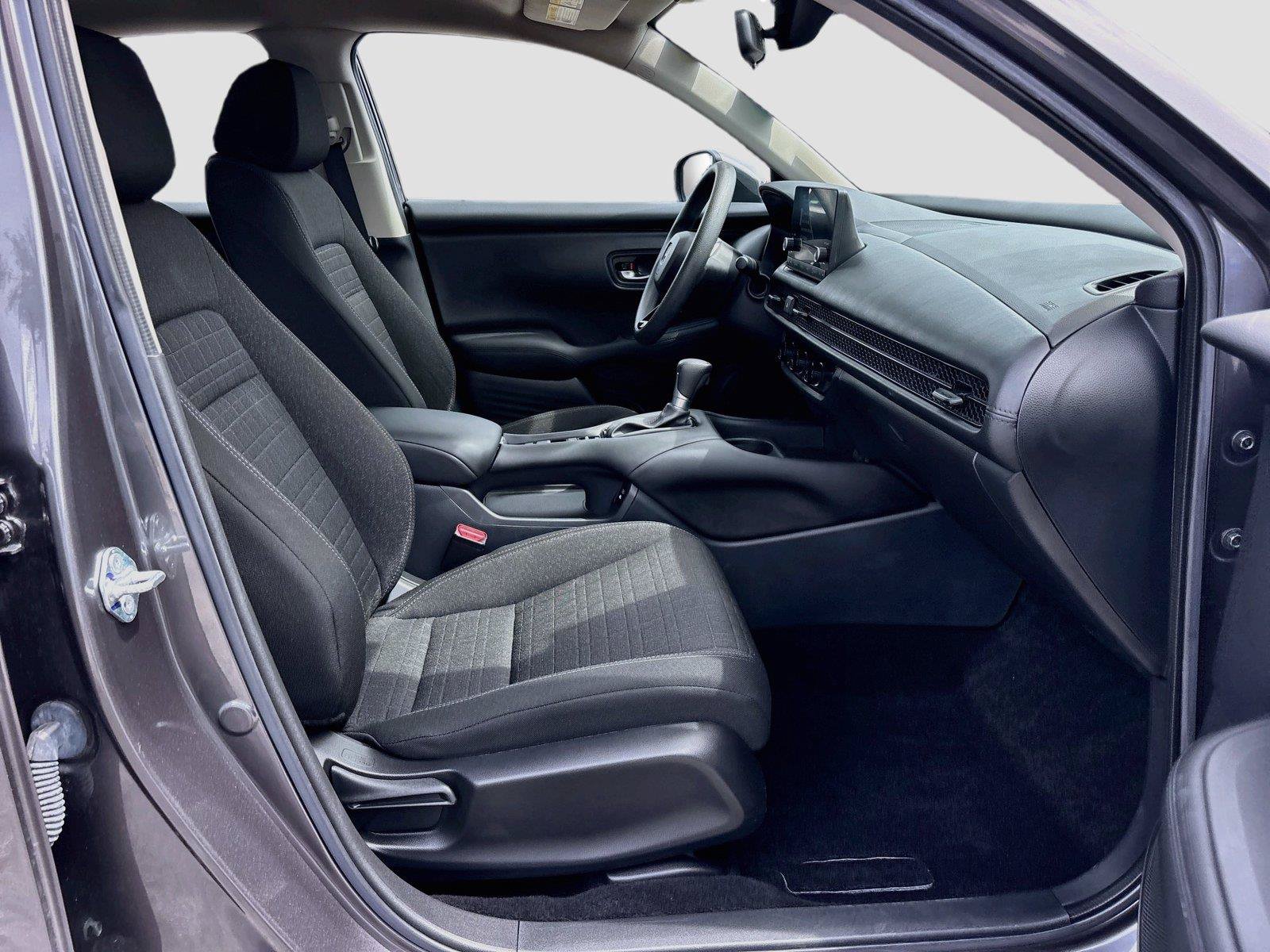 Certified 2025 Honda HR-V LX image 29