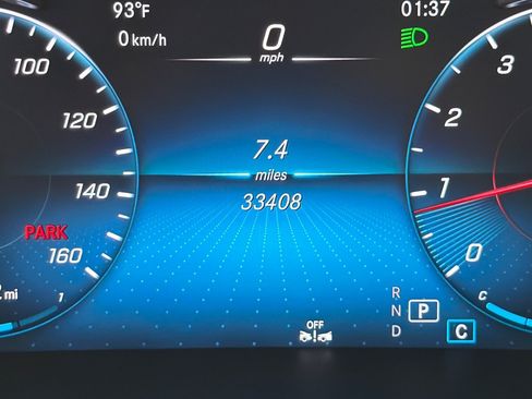 Used 2023 Mercedes-Benz GLC 300 4MATIC Coupe image 25