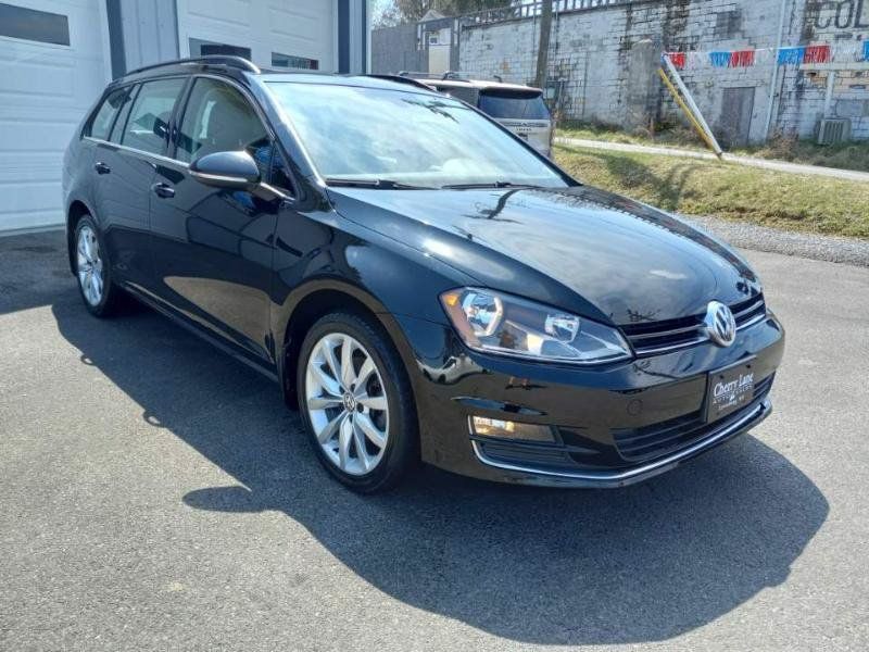 Used 2017 Volkswagen Golf SE FWD image 2