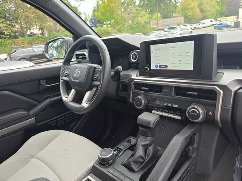 Certified 2025 Toyota 4Runner SR5 AWD/4WD image 10