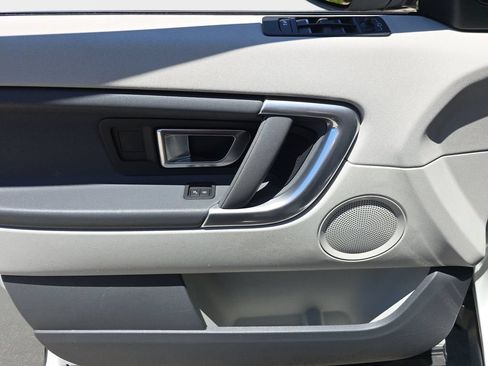 Used 2019 Land Rover Discovery Sport SE AWD/4WD image 21