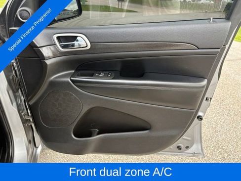 Used 2018 Jeep Grand Cherokee Altitude AWD/4WD image 28
