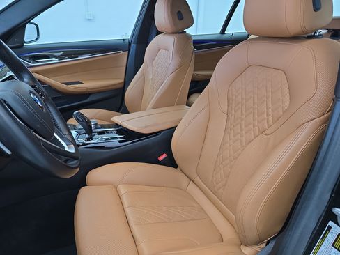 Used 2021 BMW 540i w/ Premium Package image 15