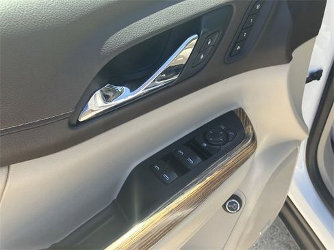 Used 2019 GMC Acadia Denali image 14