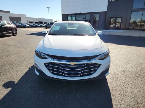 Used 2024 Chevrolet Malibu LT image 2
