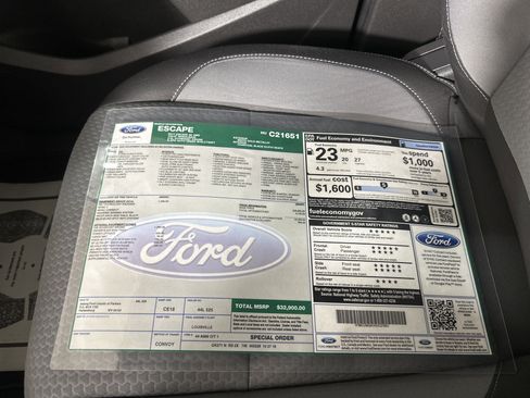 Used 2017 Ford Escape SE w/ Equipment Group 201A image 22