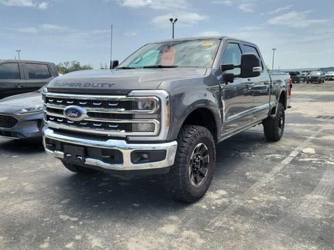 Used 2025 Ford F250 Lariat w/ Lariat Ultimate Package AWD/4WD image 3