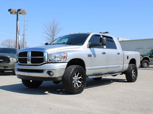 Used 2009 Dodge Ram 2500 Truck SLT image 1