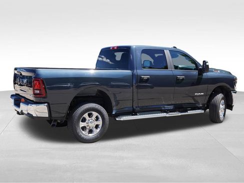 Certified 2026 RAM 2500 Big Horn AWD/4WD image 4