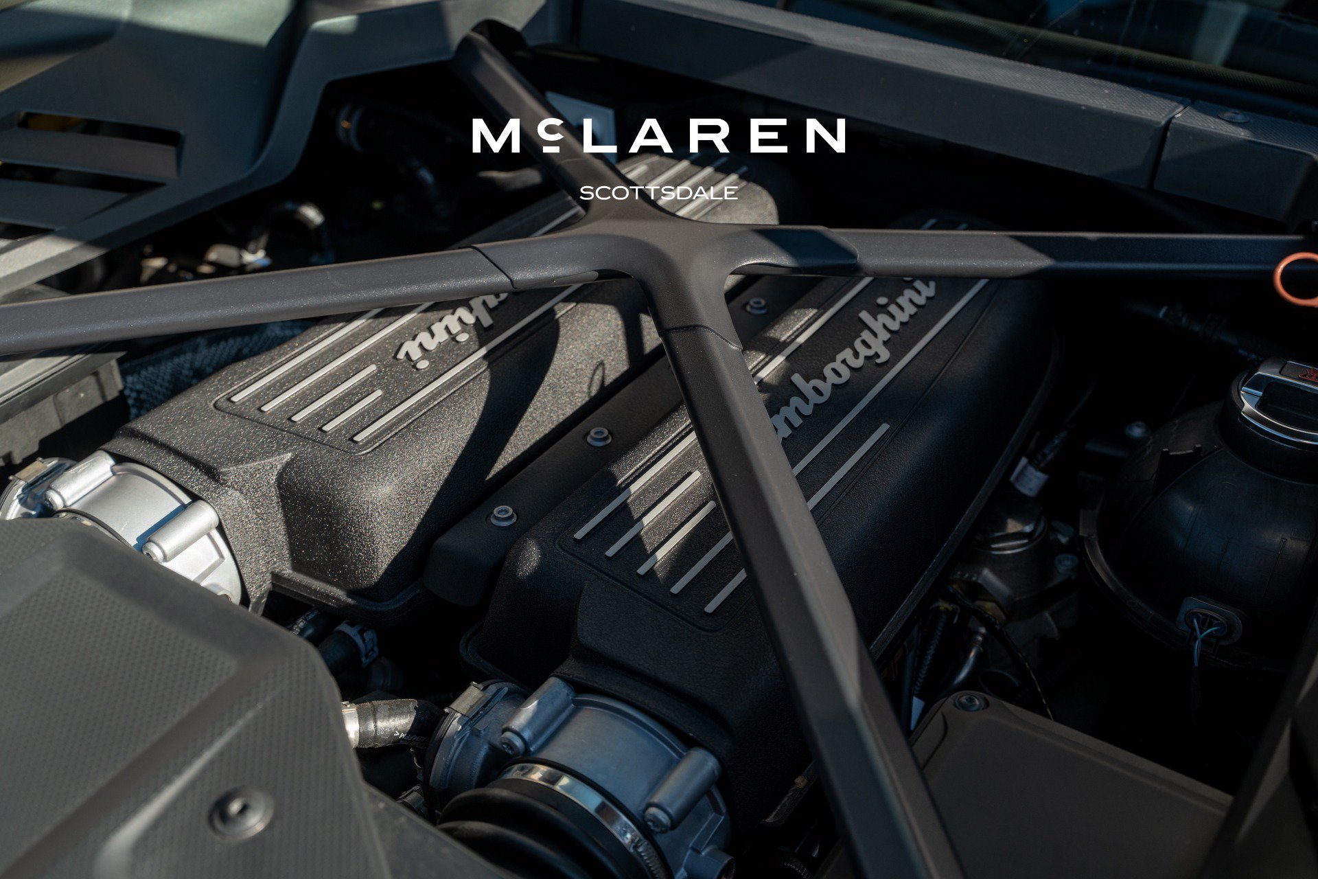 Used 2021 Lamborghini Huracan EVO RWD image 12