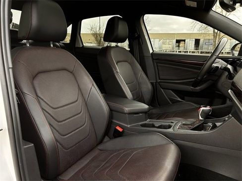 Used 2022 Volkswagen Jetta GLI Autobahn image 31