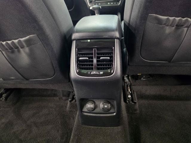 Used 2017 Kia Cadenza Premium w/ Luxury Package FWD image 38