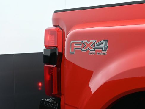 Used 2024 Ford F350 Lariat w/ FX4 Off-Road Package AWD/4WD image 50