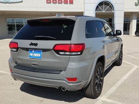 Used 2019 Jeep Grand Cherokee Altitude RWD image 4