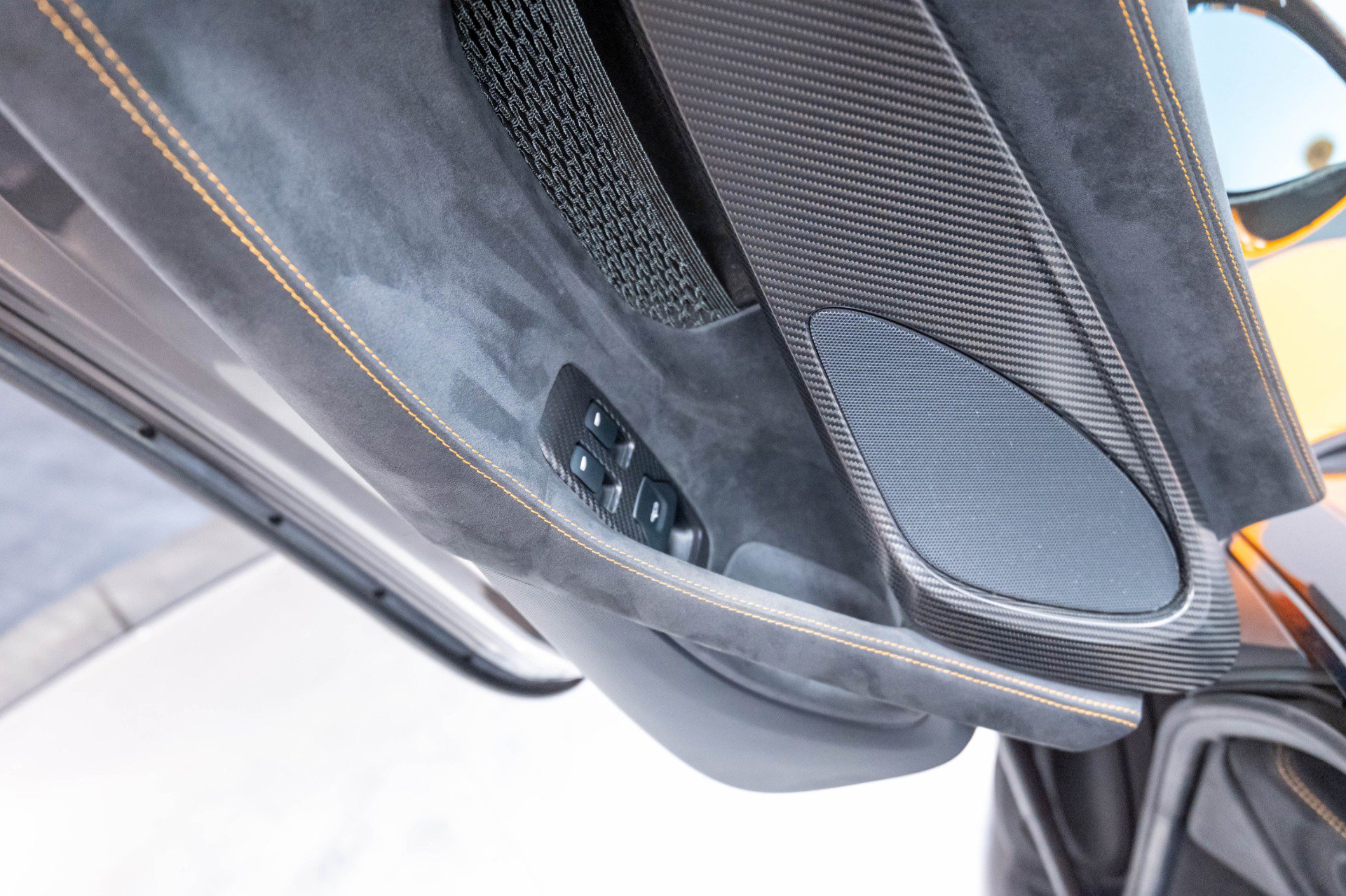 Used 2019 McLaren 600LT RWD image 8