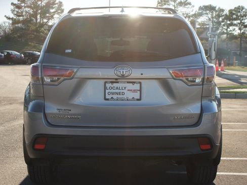 Used 2015 Toyota Highlander XLE image 3
