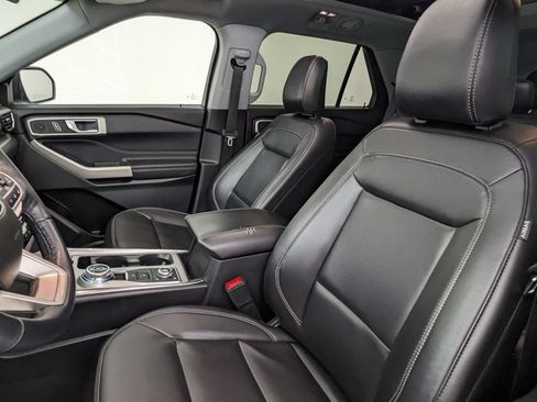 Certified 2023 Ford Explorer XLT w/ Equipment Group 202A AWD/4WD image 2