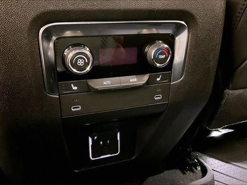 Used 2025 Chevrolet Tahoe LT w/ Comfort Package AWD/4WD image 33