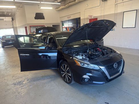 Used 2021 Nissan Altima 2.5 Platinum AWD/4WD image 9