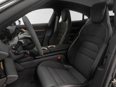 New 2025 Porsche Taycan 4S image 51