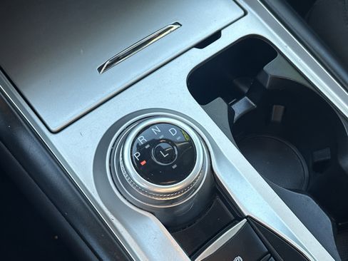 Used 2023 Ford Explorer XLT image 24