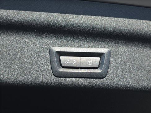 Used 2025 BMW X1 xDrive28i image 10