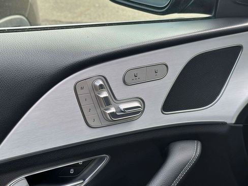 Used 2024 Mercedes-Benz GLE 450e 4MATIC image 17