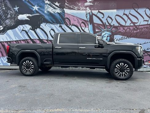Used 2024 GMC Sierra 2500 Denali w/ Denali Reserve Package image 1