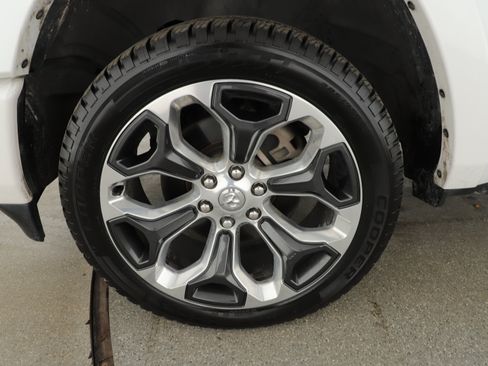 Used 2019 RAM 1500 Limited AWD/4WD image 6