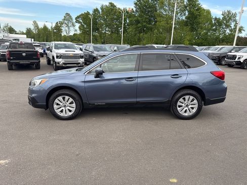 Used 2016 Subaru Outback 2.5i Premium AWD/4WD image 2