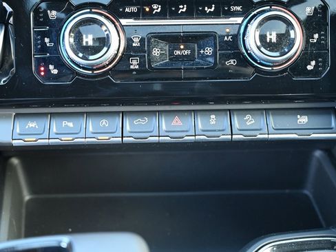 Used 2022 GMC Sierra 1500 AT4 w/ AT4 Premium Package image 30